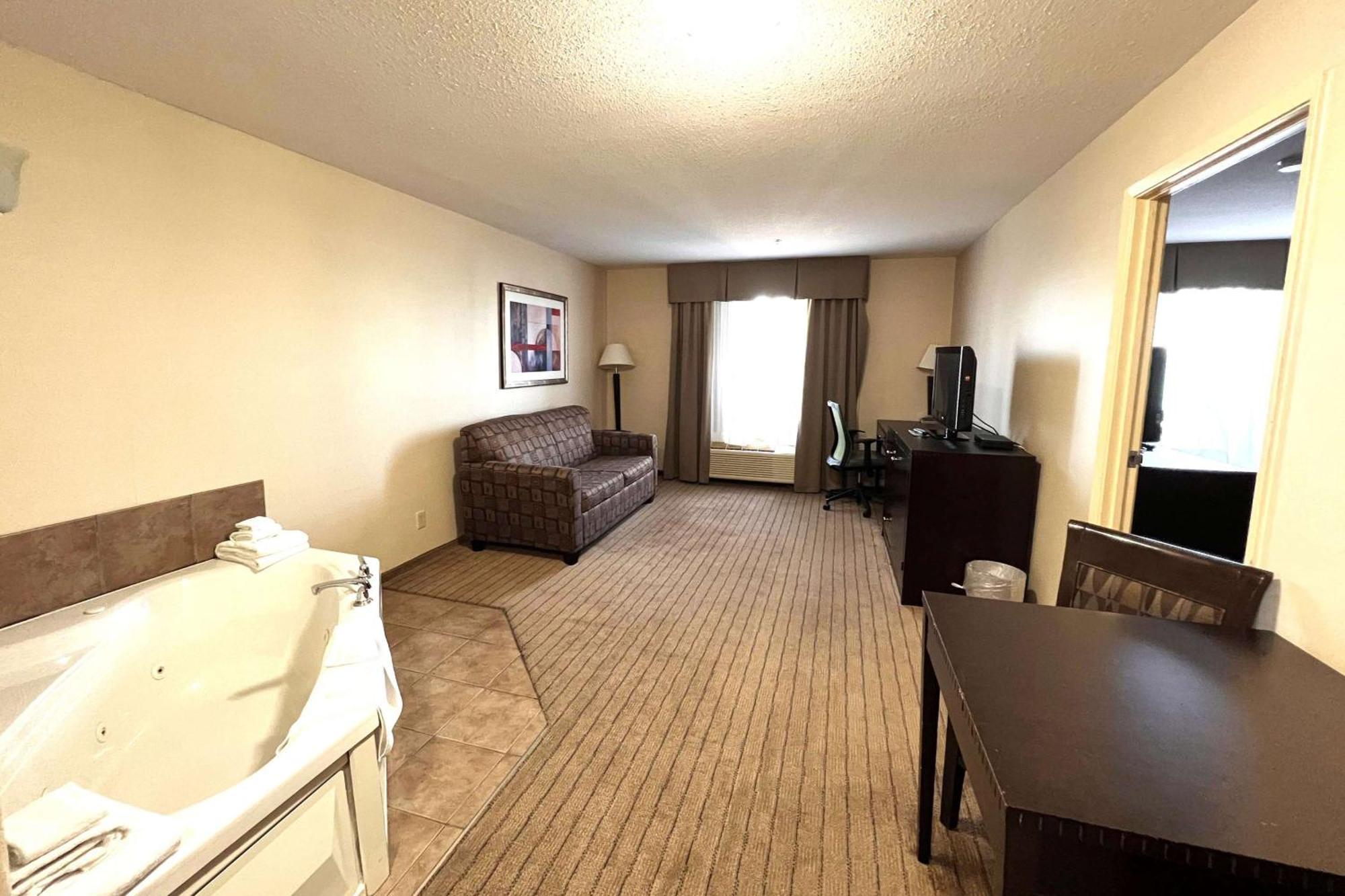 Ramada By Wyndham Prince Albert Dış mekan fotoğraf