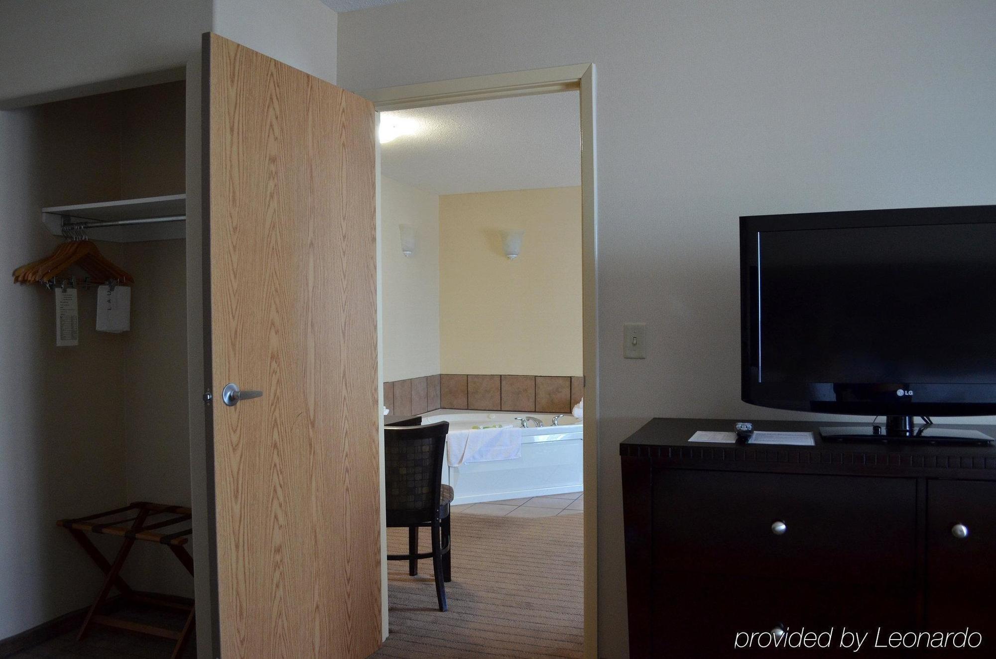 Ramada By Wyndham Prince Albert Dış mekan fotoğraf